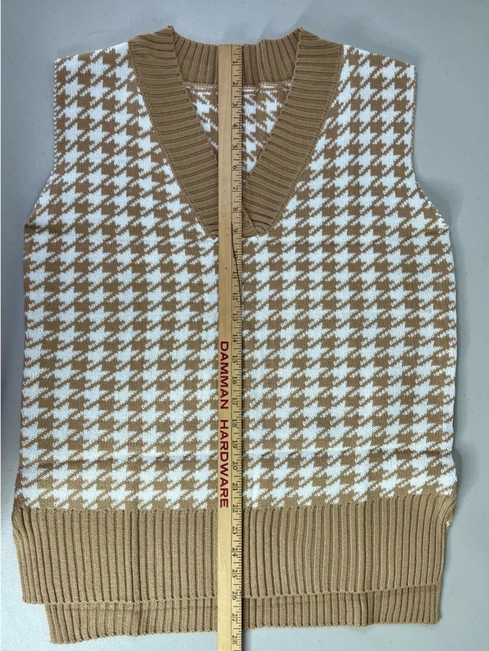 Women's Oversized Houndstooth V-Neck Sweater Vest - Camel/White - Picture 6 of 10
